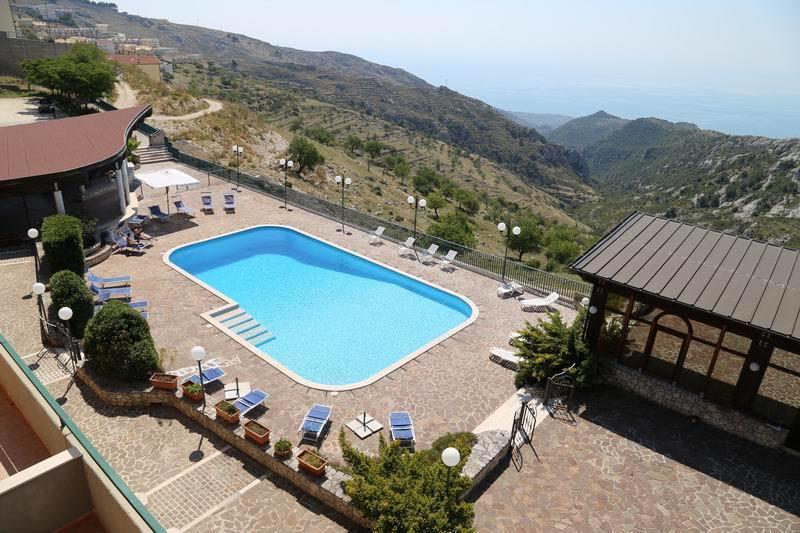 B&B Angela Monte SantʼAngelo Εξωτερικό φωτογραφία
