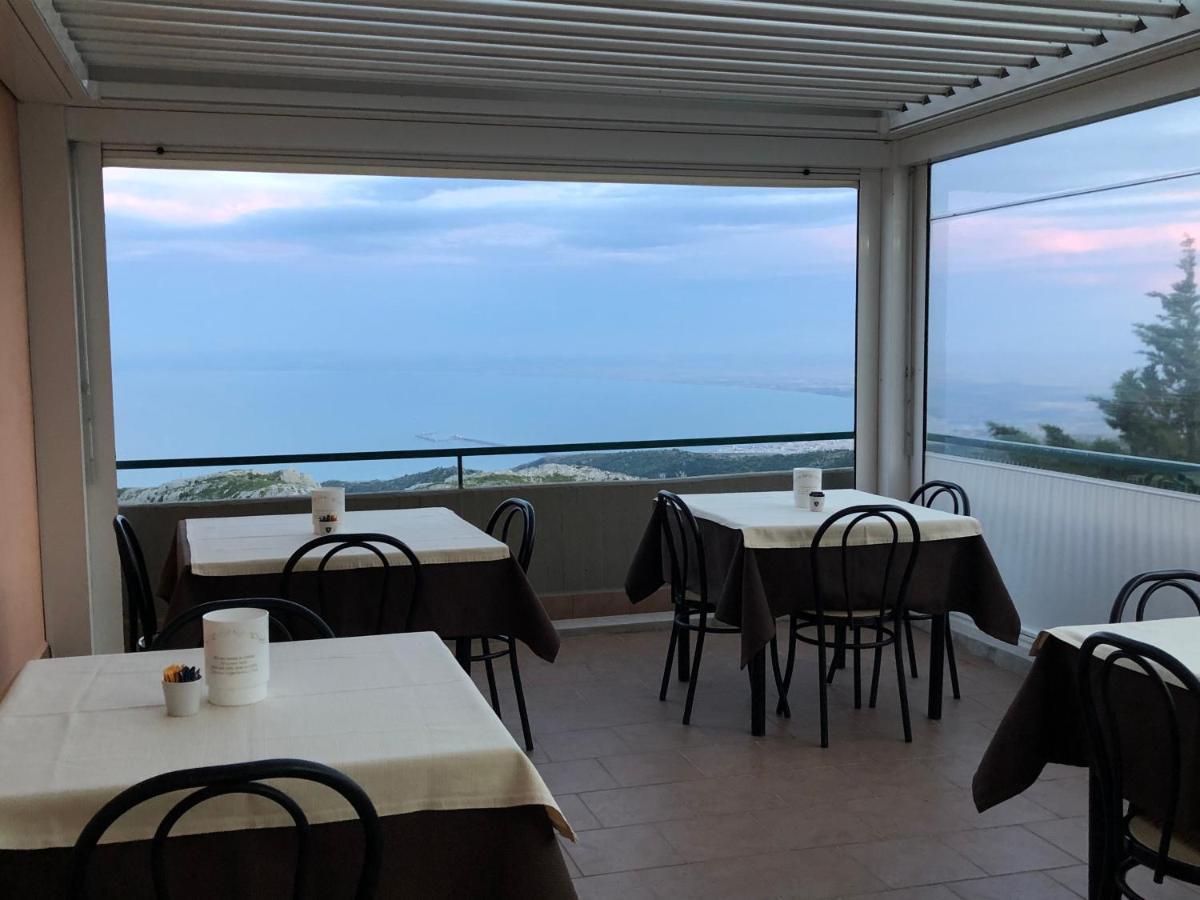 B&B Angela Monte SantʼAngelo Εξωτερικό φωτογραφία